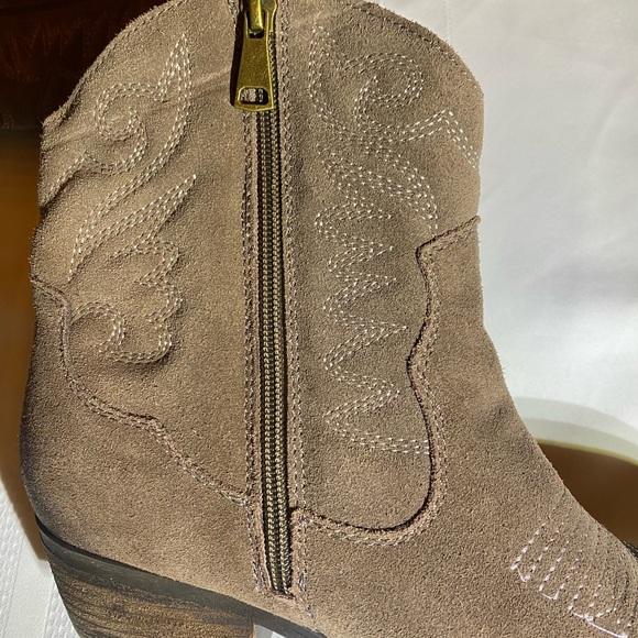 Aldo Brown Suede Ankle Cowboy Boots Size 8.5 - Picture 4 of 7